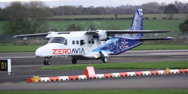 Samolot demonstracyjny Dornier 228 firmy ZeroAvia z wodorowym układem napędowym, który zastępuje jeden z silników turbośmigłowych Honeywell TPE331. fot: ZeroAvia