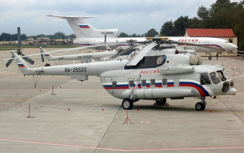 Śmigłowce Mil Mi-8MTW-1 Special Flight Detachment „Rossija”. fot. Pawel Adzhigildaew / Wikimedia