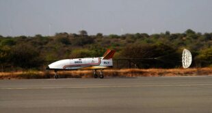 Prototyp RLV LEX ląduje na Chitradurga Aeronautical Test Range fot. ISRO