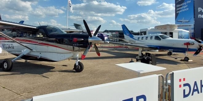 Wydzierżawione przez firmę Daher od swoich klientów samoloty Kodiak 100 i TBM 960 podczas Paris Air Show zostały zatankowane SAF. fot.: Daher