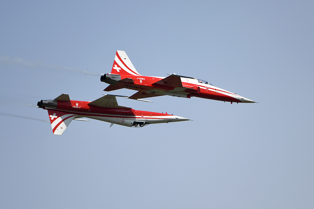 Samoloty Northrop F-5E Tiger II zespołu Patrouille Suisse podaczs pokazów Air show Radom 2018. fot. Andrzej Amerski