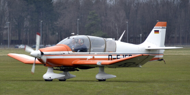 Robin DR400 fot. Huhu Uet